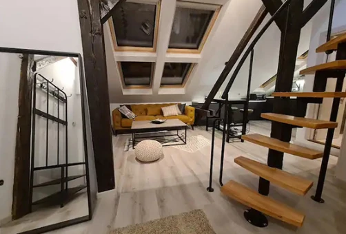 Enterijer nakon montaze krovnih prozora 1